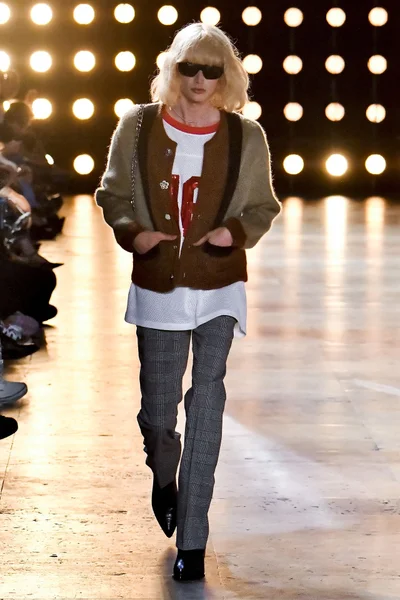 Look 26